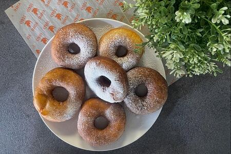 Пончики с сахарной пудрой