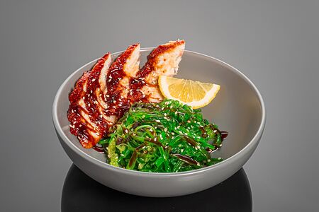 Салат Унаги-сарада