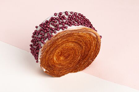 Круглый круассан Инжир и крем-чиз 