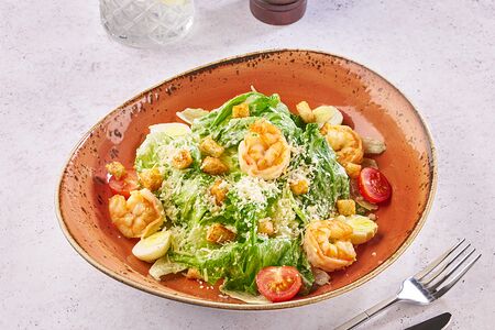 Салат Цезарь с креветками
