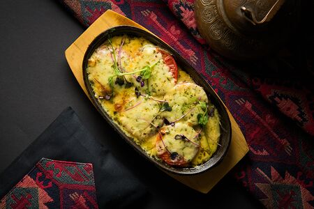 Бакинские томаты, запеченные с сыром