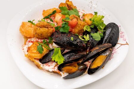 Фатте с морепродуктами 