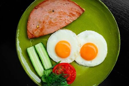 Глазунья с мортаделлой