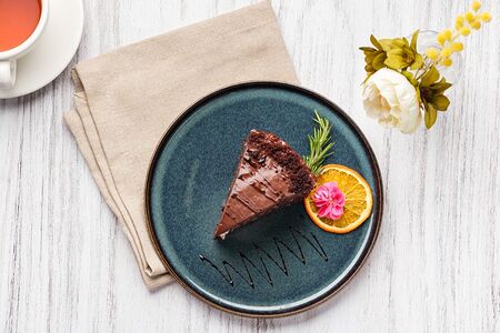 Шоколадный торт с вишней по авторскому рецепту от шефа