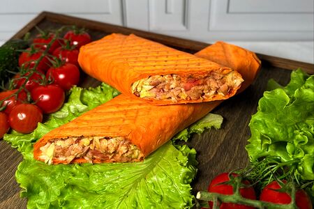 Шаурма в сырном лаваше