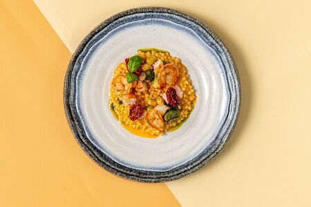 Паста птитим с креветкой и цукини