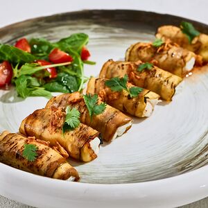 Рулетики из баклажанов с сырной начинкой 