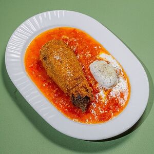 Хрустящий баклажан с томатами из печи и молодым сыром