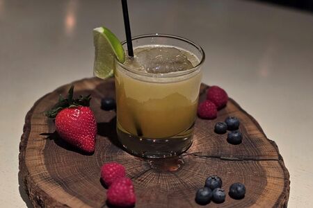 Тропический холодный чай