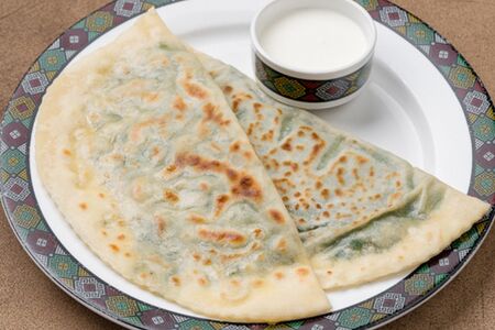 Кыстыбый с зеленью и сыром