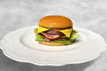 Бургер с говядиной