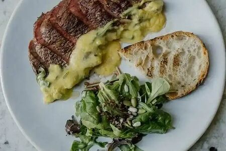 Пиканья с соусом беарнез