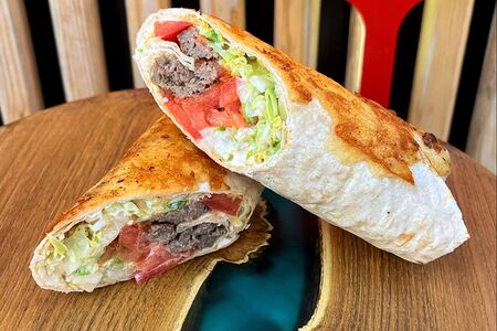 Цезарь-ролл с говядиной