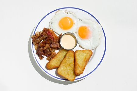 Хашбрауны с беконом