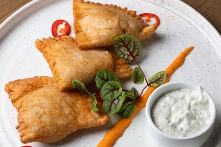 Мини-чебуреки с кроликом 