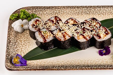 Ролл с угрем