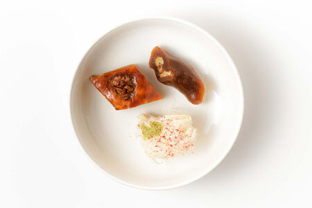 Пахлава, пишмание и чурчхела