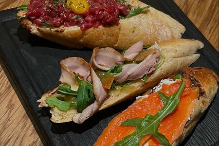 Сет из трёх брускет