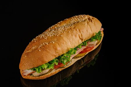 Сэндвич с курицей и беконом