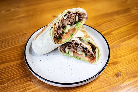 Барбекю-ролл с томлёной говядиной