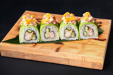 Ролл с темпурной креветкой