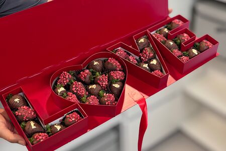 Клубника в шоколаде Love