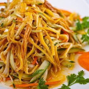 Салат с грибами Золотая нить и курицей