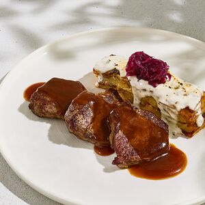 Медальоны из говядины с картофельным гратеном