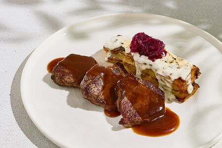 Медальоны из говядины с картофельным гратеном