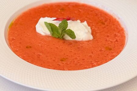 Гаспачо томатный со сливочным сыром