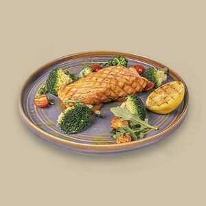 Стейк из лосося с брокколи