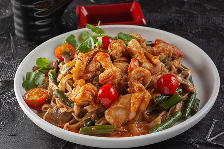 Лапша Том ям