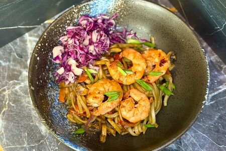 Вок с креветками