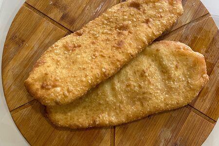 Три пирожка с картошкой