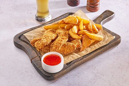 Куриные стрипсы с картофельными дольками