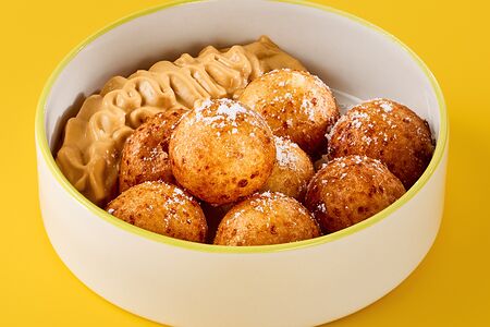 Творожные пончики с муссом из вареной сгущенки