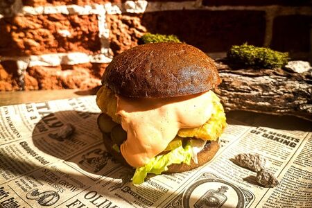 Бургер с куриной грудкой