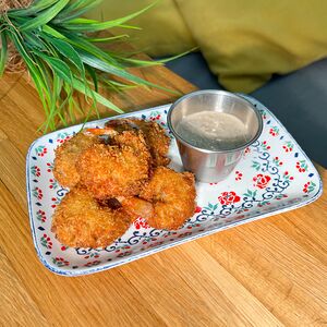 Креветки в хрустящей панировке с соусом сладкий чили