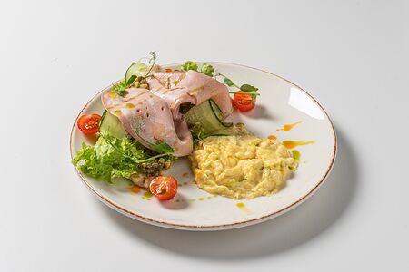 Скрембл с мортаделлой 