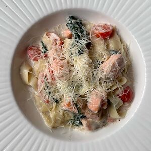 Феттуччине с семгой в сливочном соусе