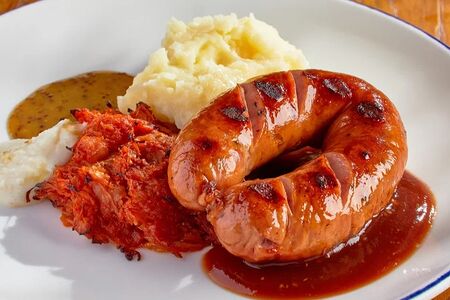 Подкопченная колбаска из говядины и свинины