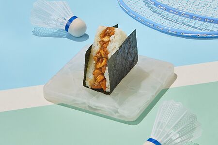 Онигири с курицей терияки