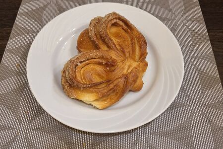 Булочка сахарная