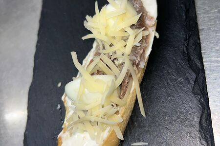 Брускетта с анчоусом 