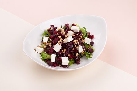 Салат с запеченной свеклой