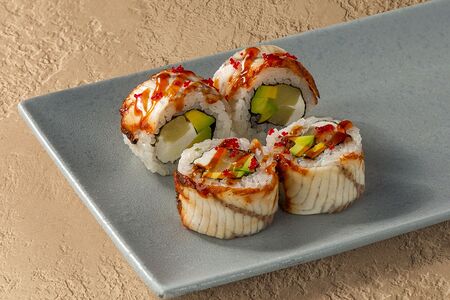 Ролл Унаги опалённый