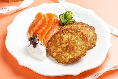 Фирменные драники с форелью