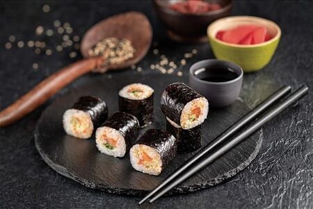 Фуд Сяке Спайси ролл