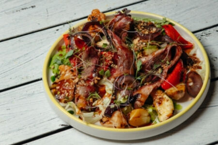 Большой гриль-салат с брискетом