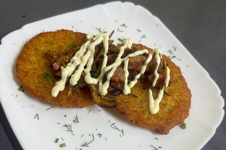 Драники с беконом и луком 